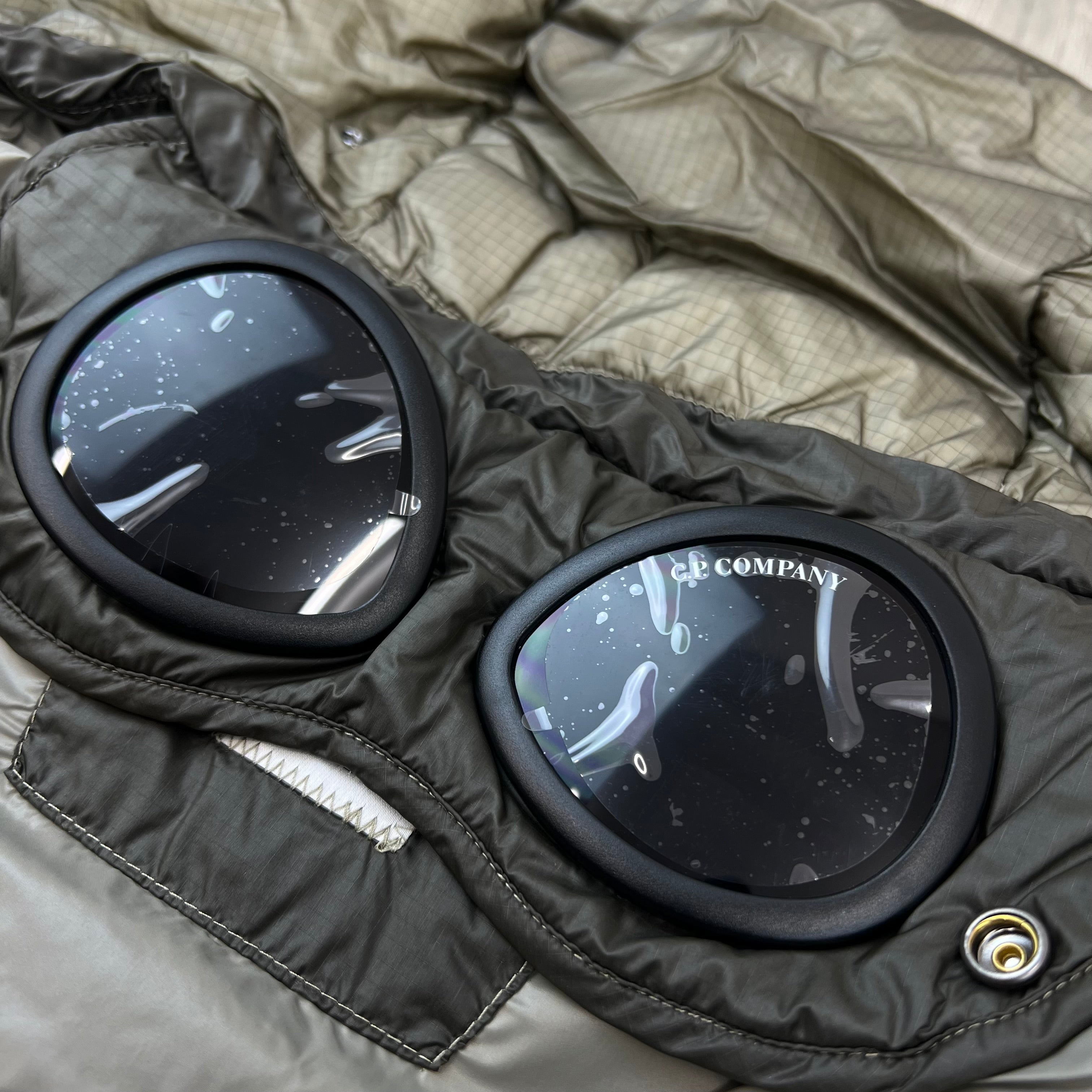 CP Company D.D. Shell Gilet - Fallen Rock