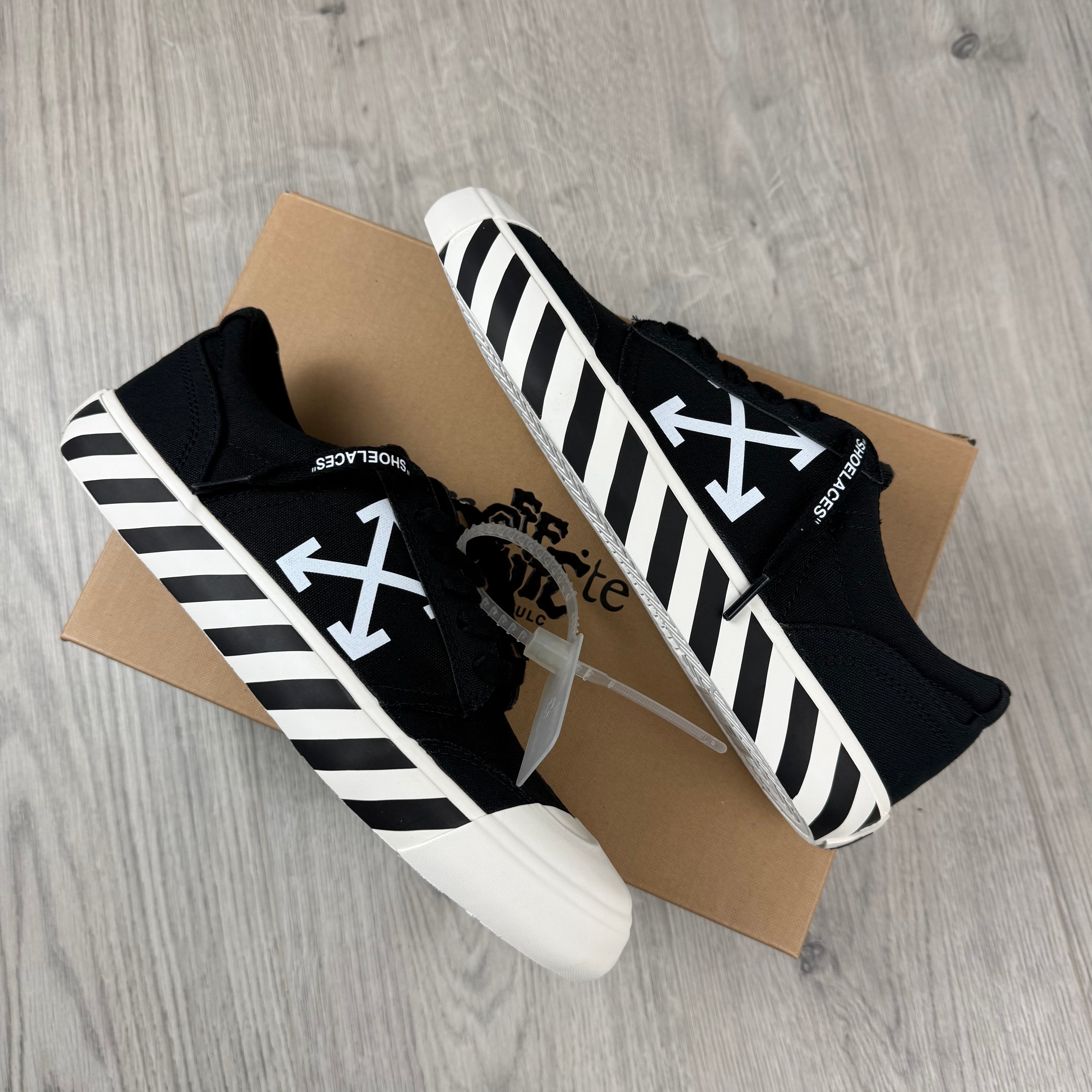 Off-White 'Vulcanized Undercut' Sneakers - Black