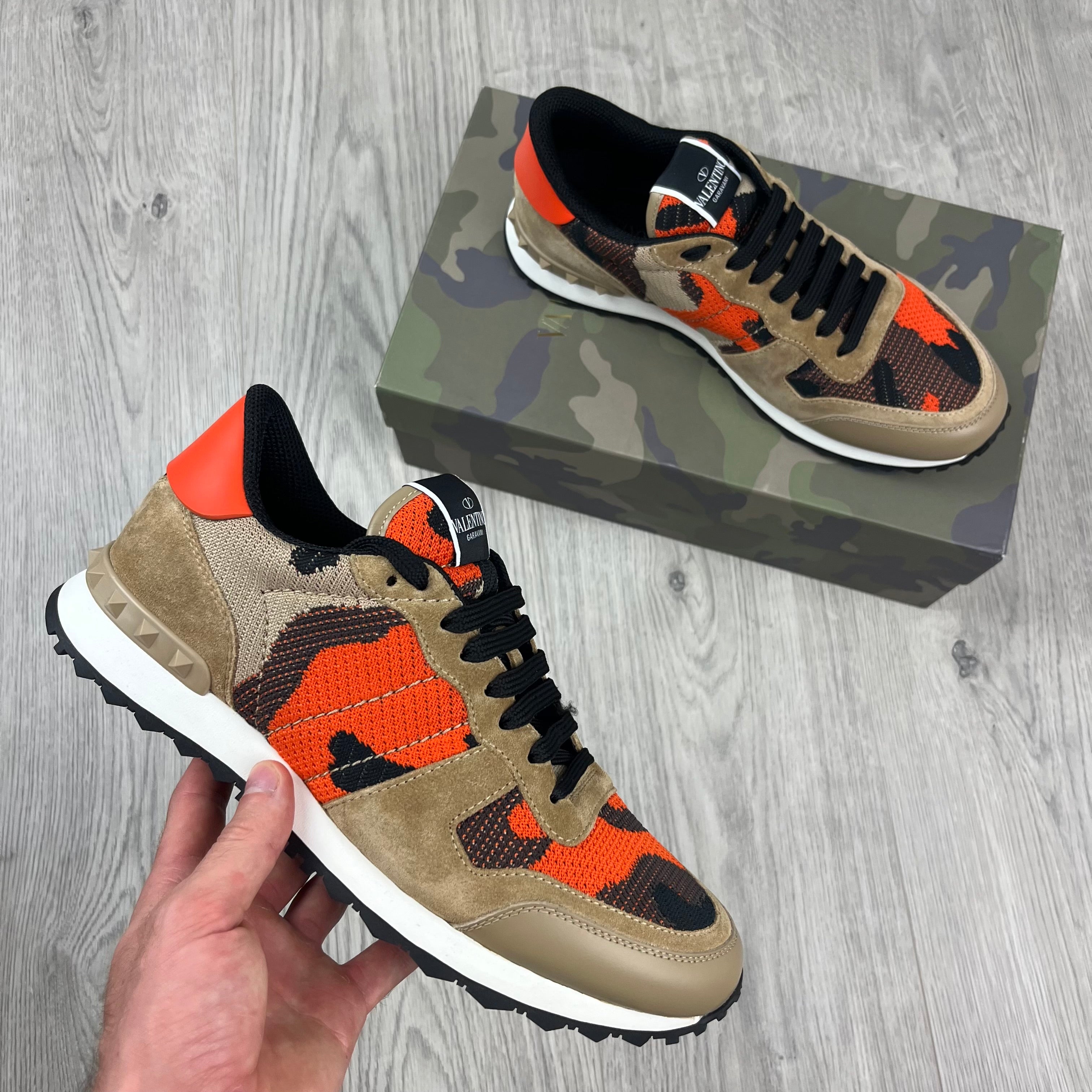 Valentino Rockrunner Sneakers - Beige