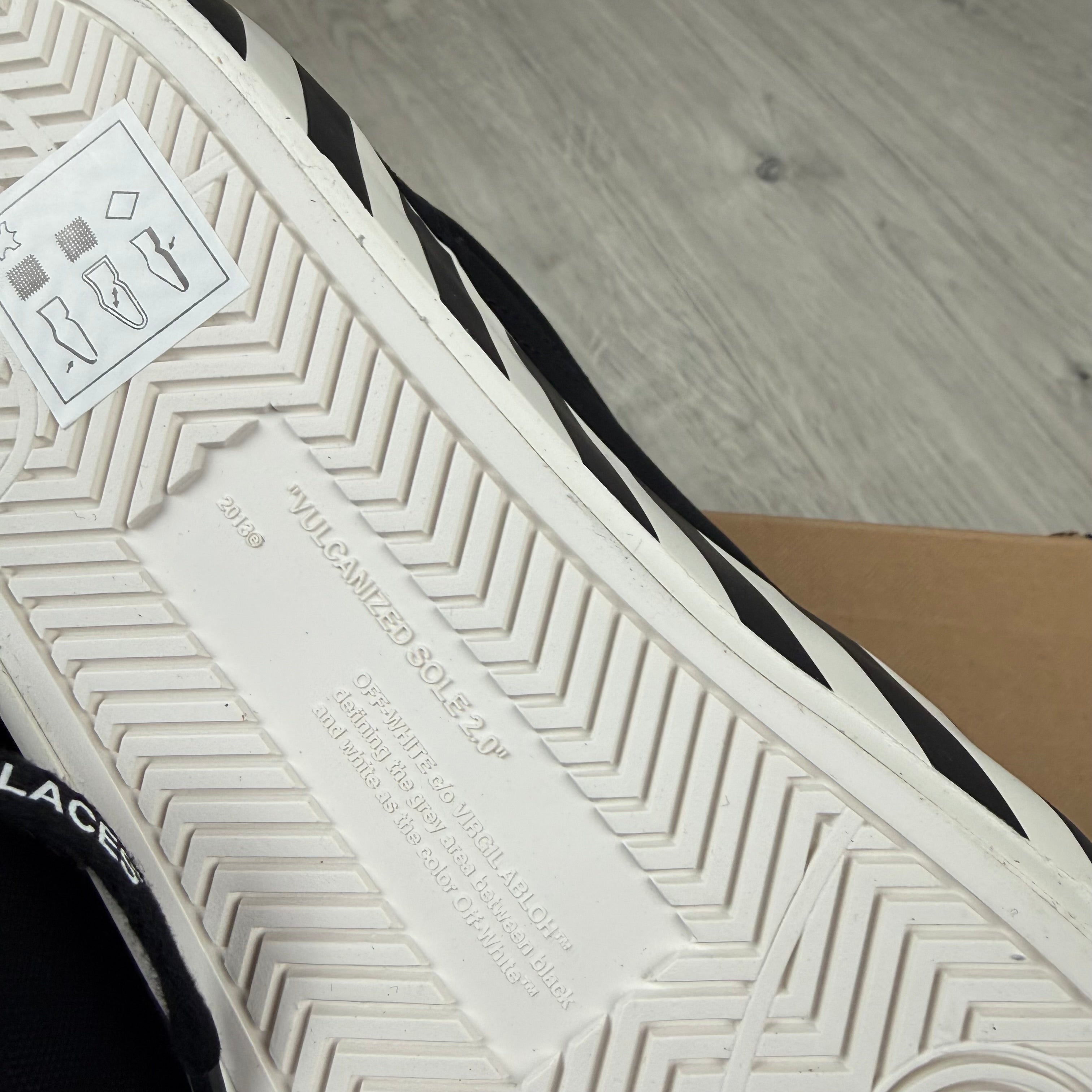 Off-White 'Vulcanized Undercut' Sneakers - Black