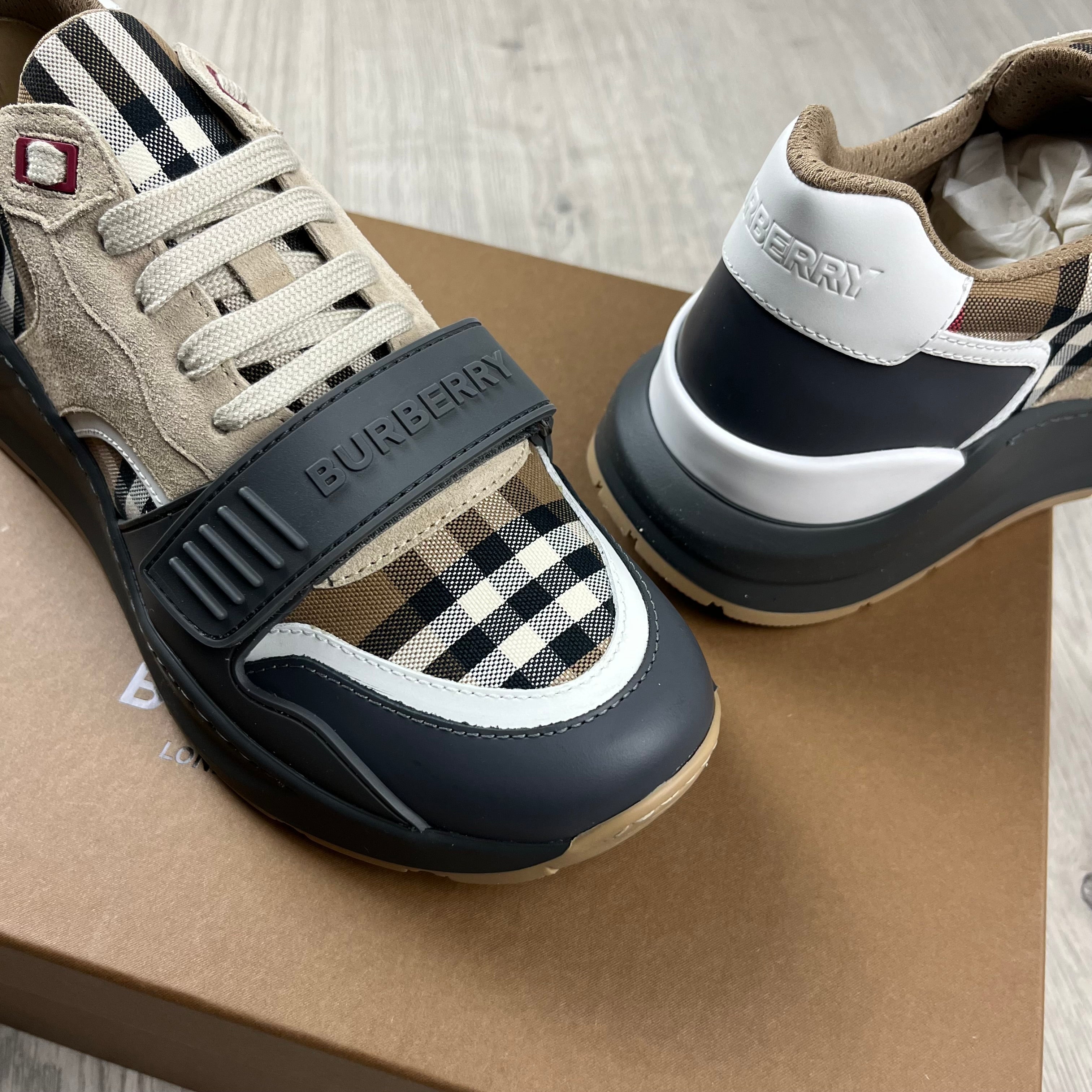 Burberry Ramsey Sneaker - Taupe