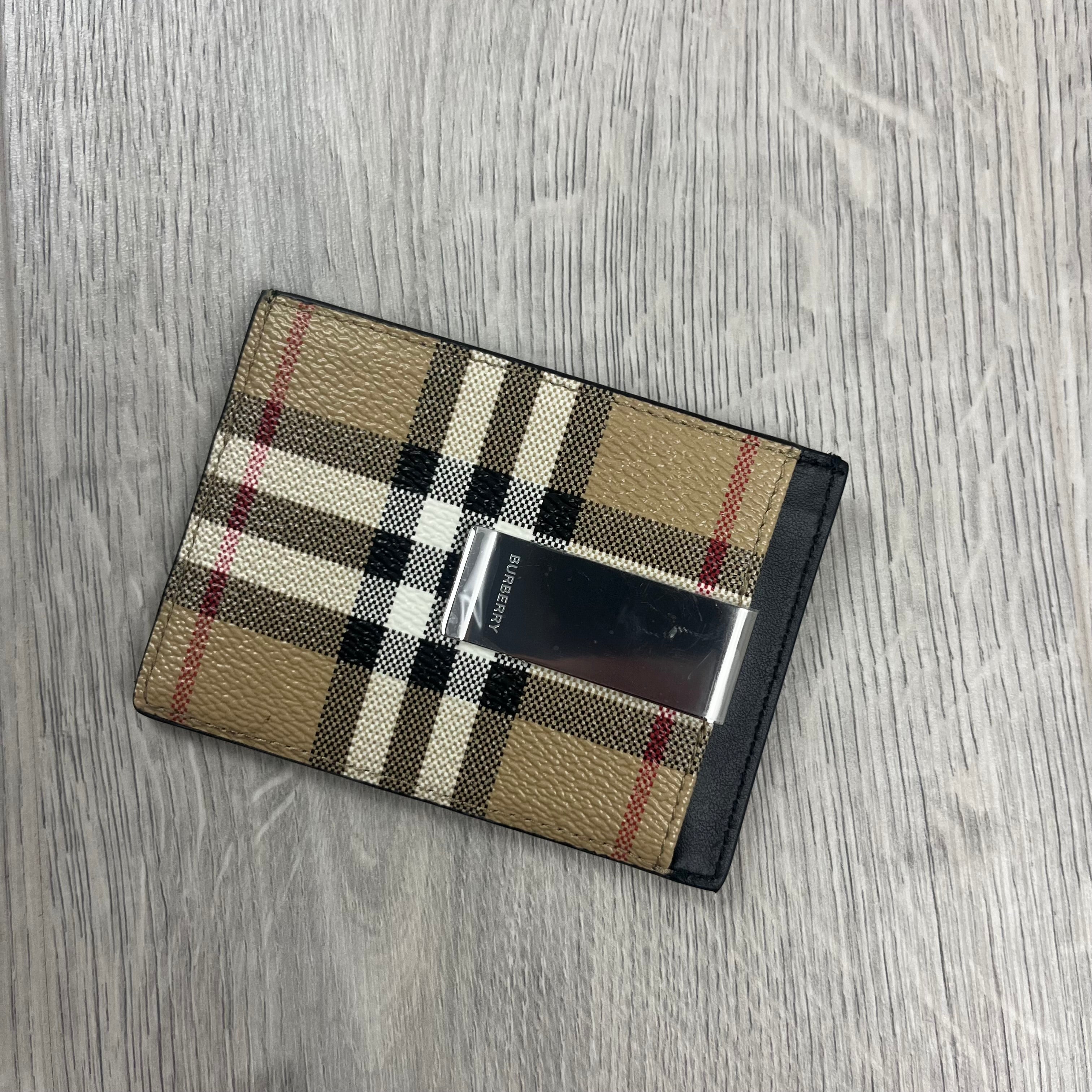 Burberry Clip Cardholder - Beige