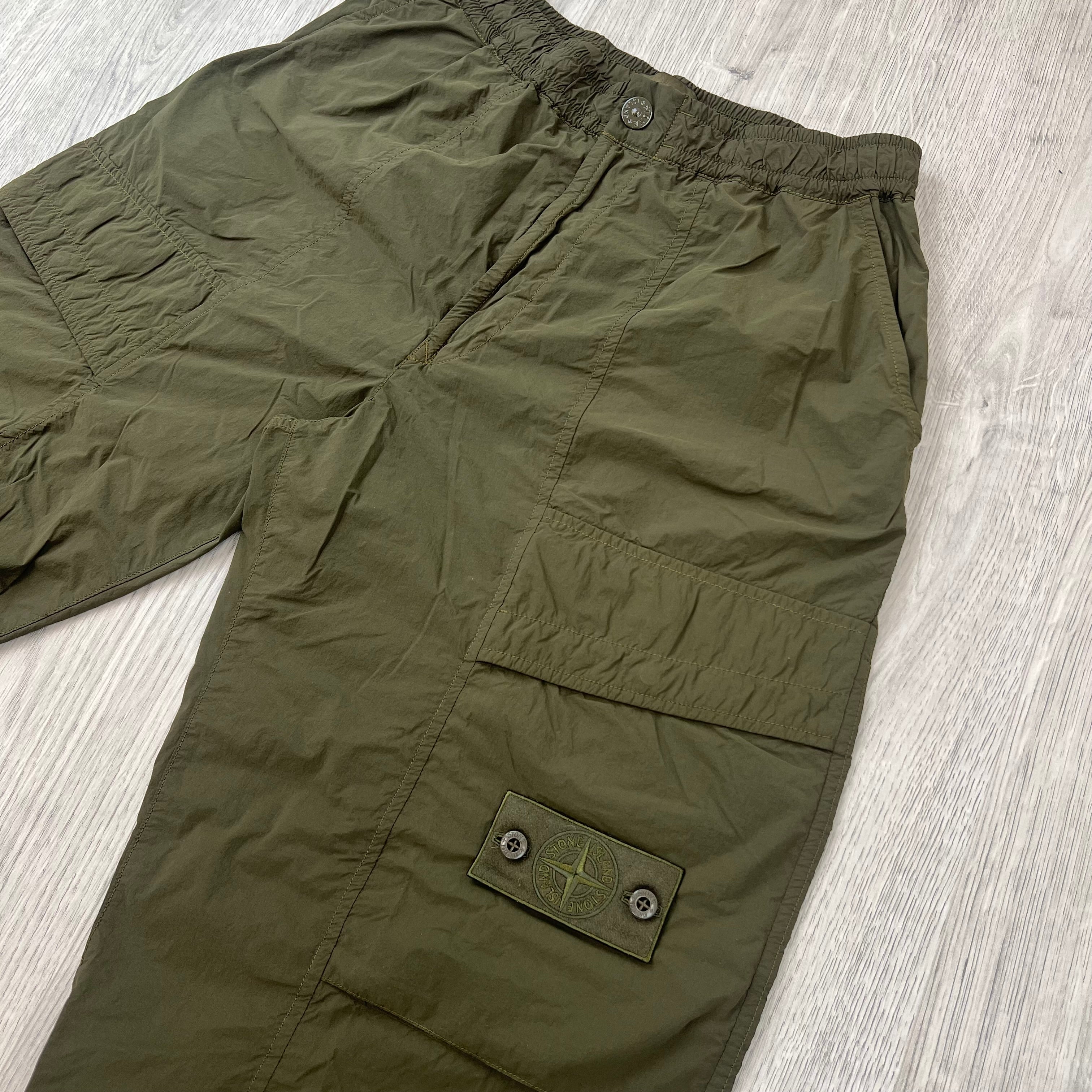 Stone Island Ghost SMERIGLIATO Cargo Trousers - Military Green