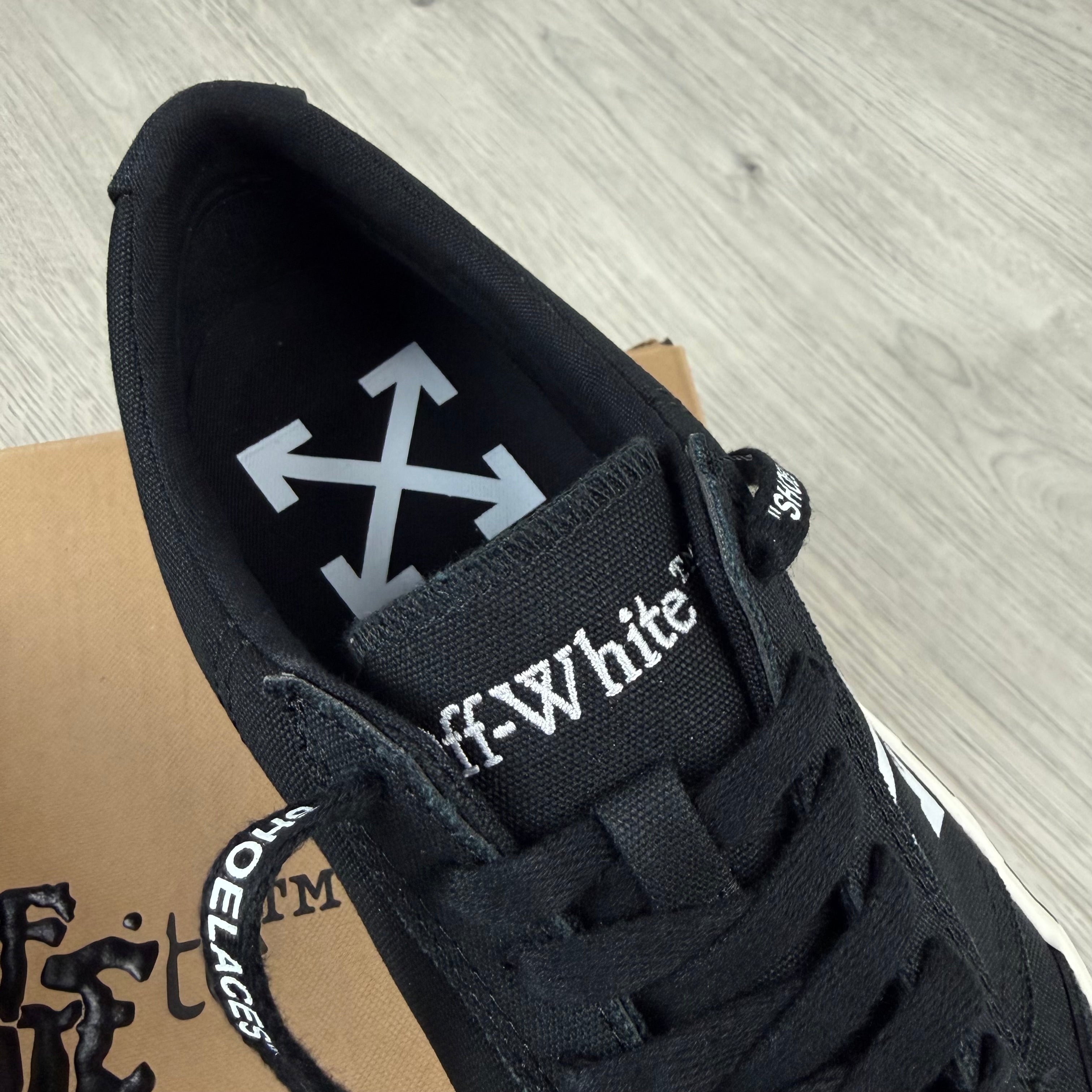 Off-White 'Vulcanized Undercut' Sneakers - Black