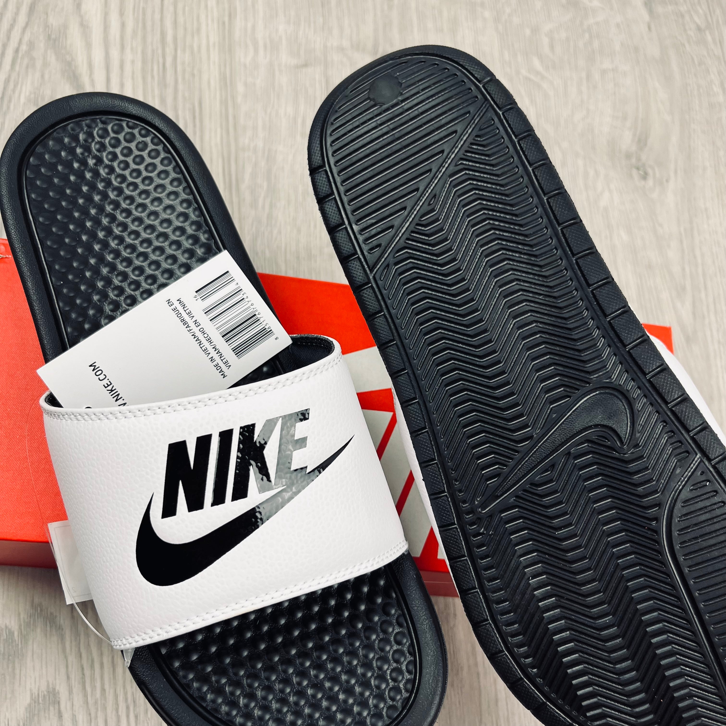 Nike Benassi Slies - White
