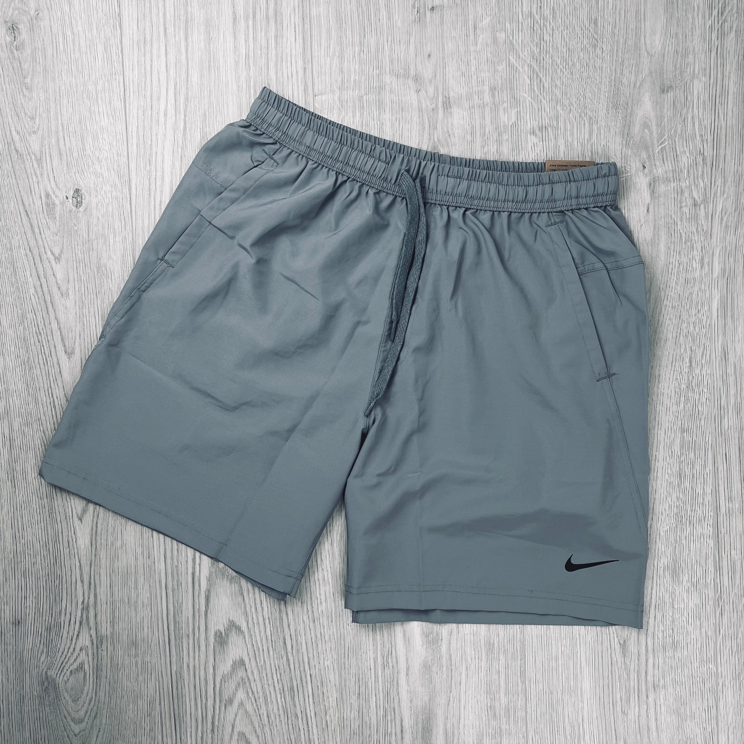 Nike 'Challenger' Pocket Short Set - Black/Smoke Grey