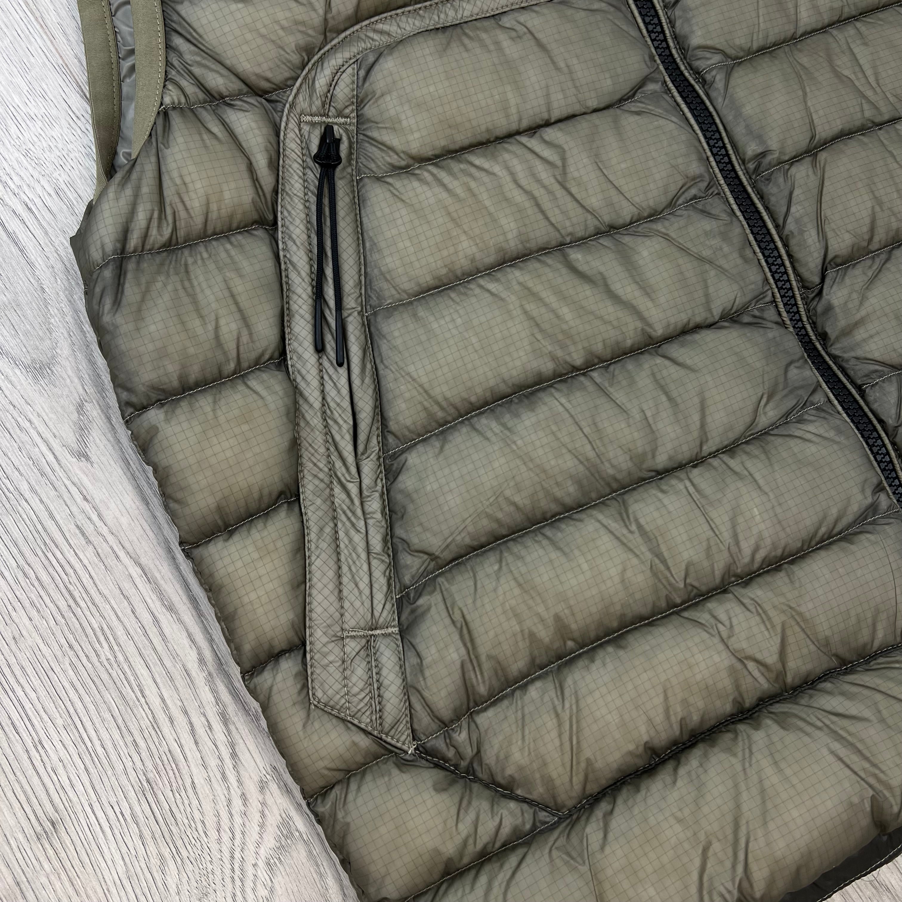 CP Company D.D. Shell Gilet - Fallen Rock