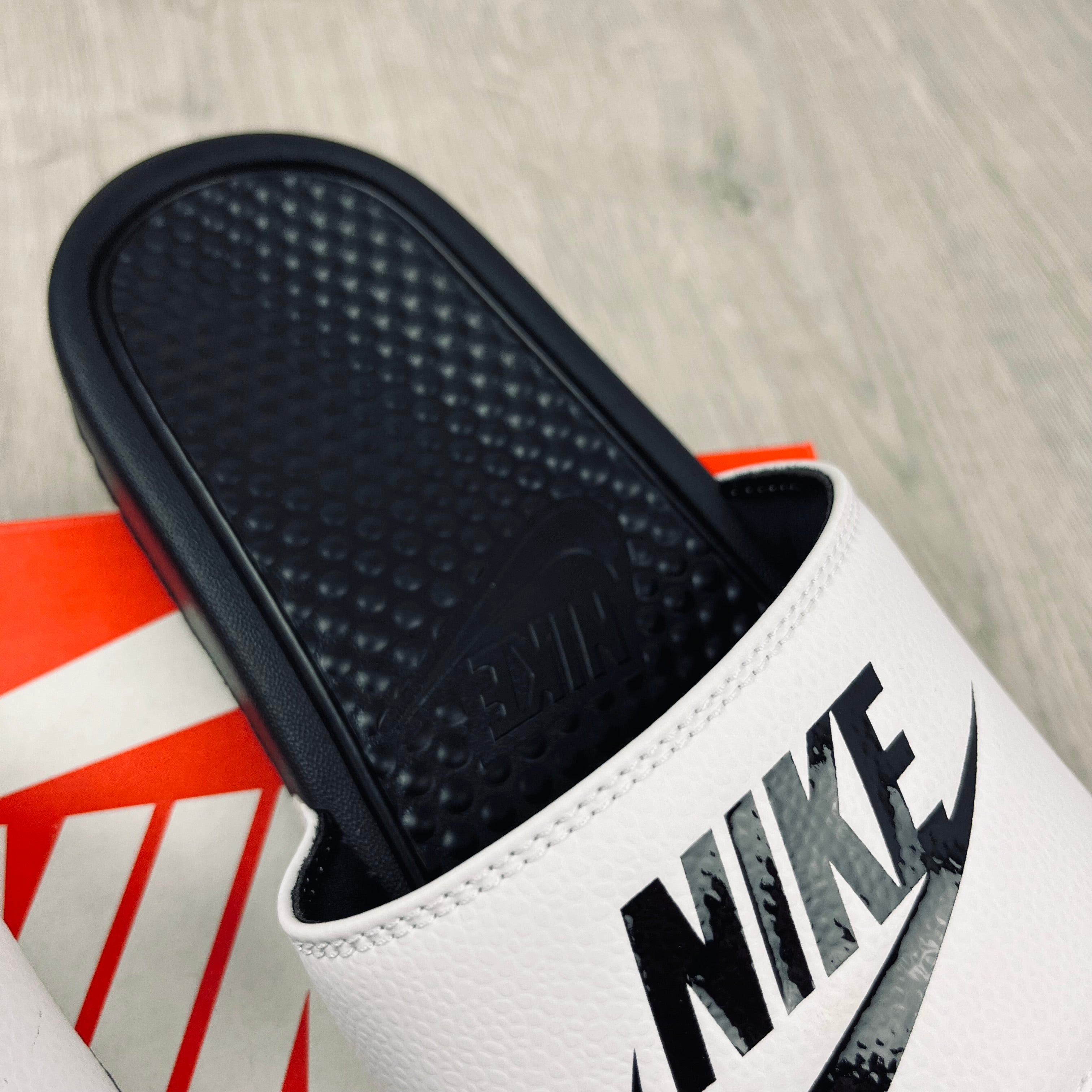 Nike Benassi Slies - White
