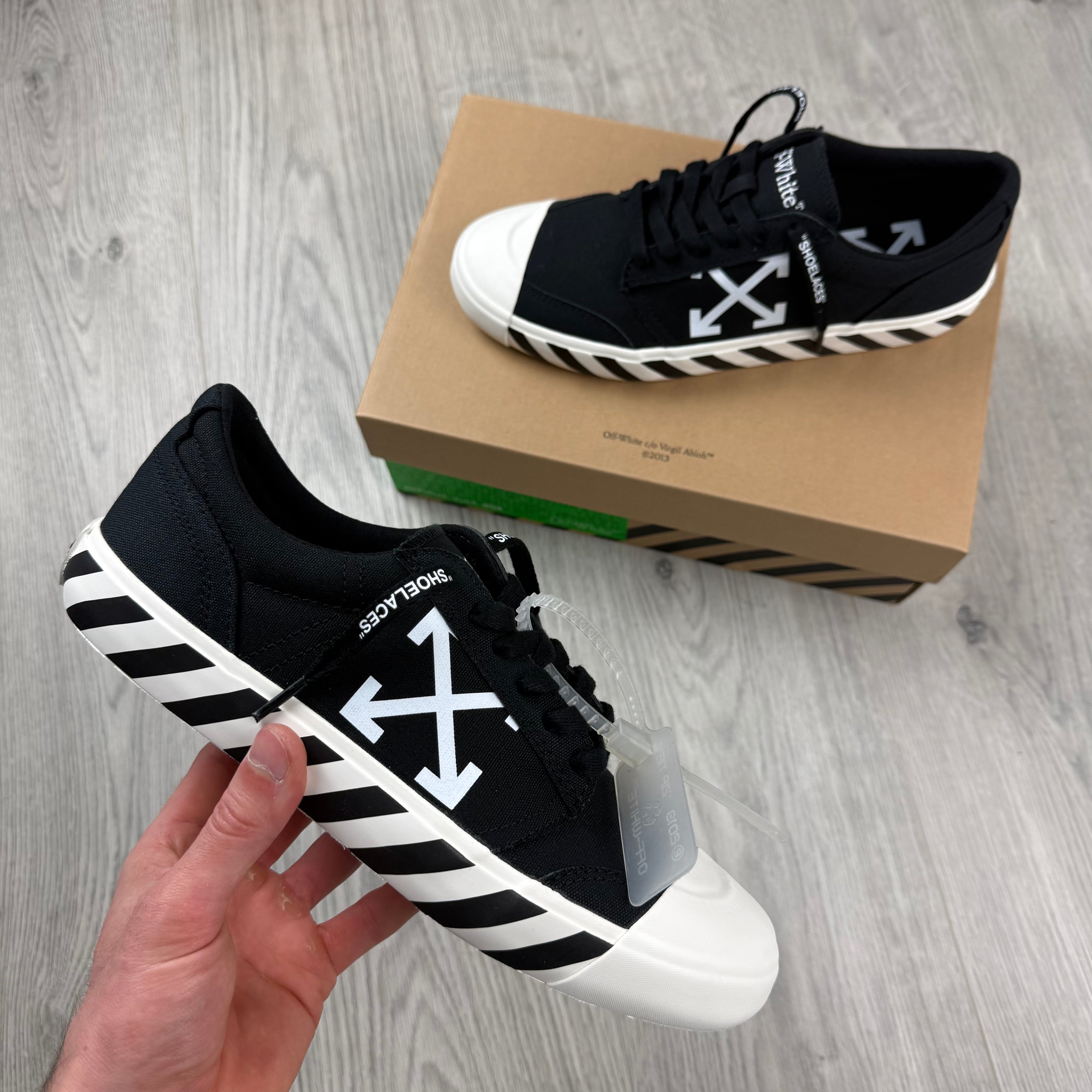 Off-White 'Vulcanized Undercut' Sneakers - Black