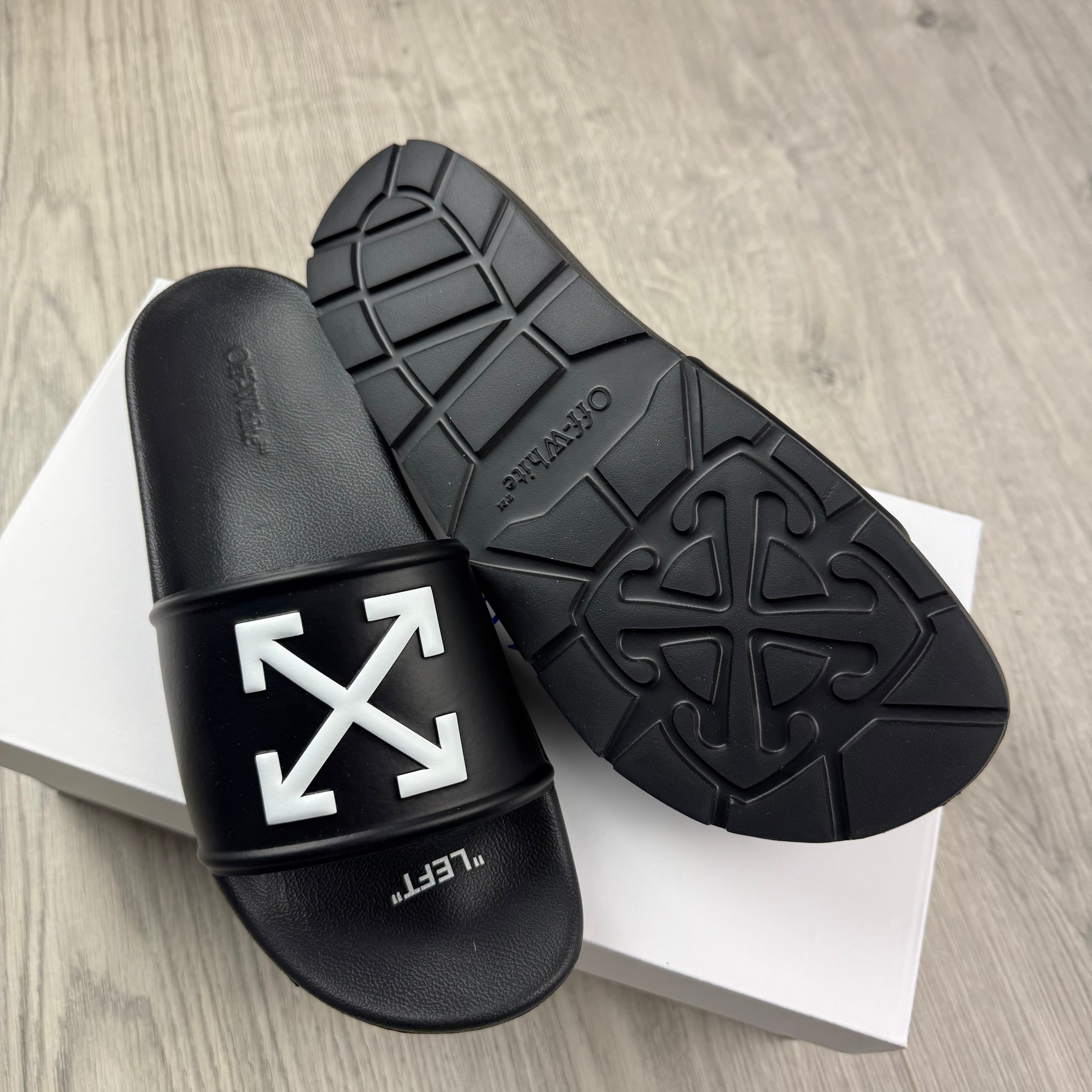 Off-White 'Arrow' Slides - Black