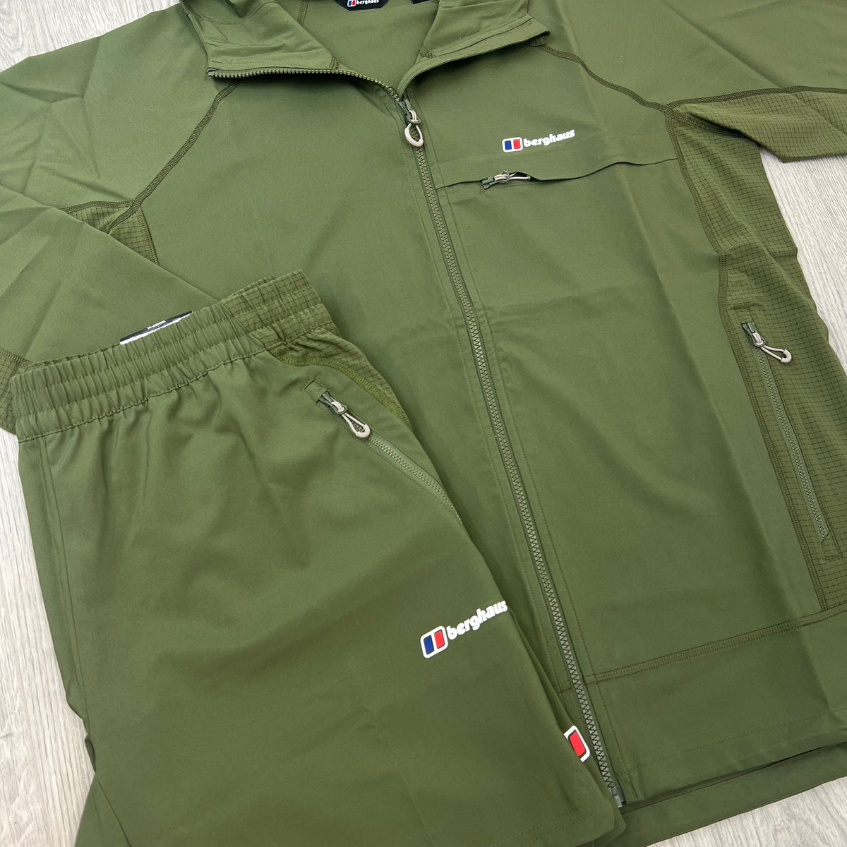 Berghaus 'WaverTree' Tracksuit - Khaki